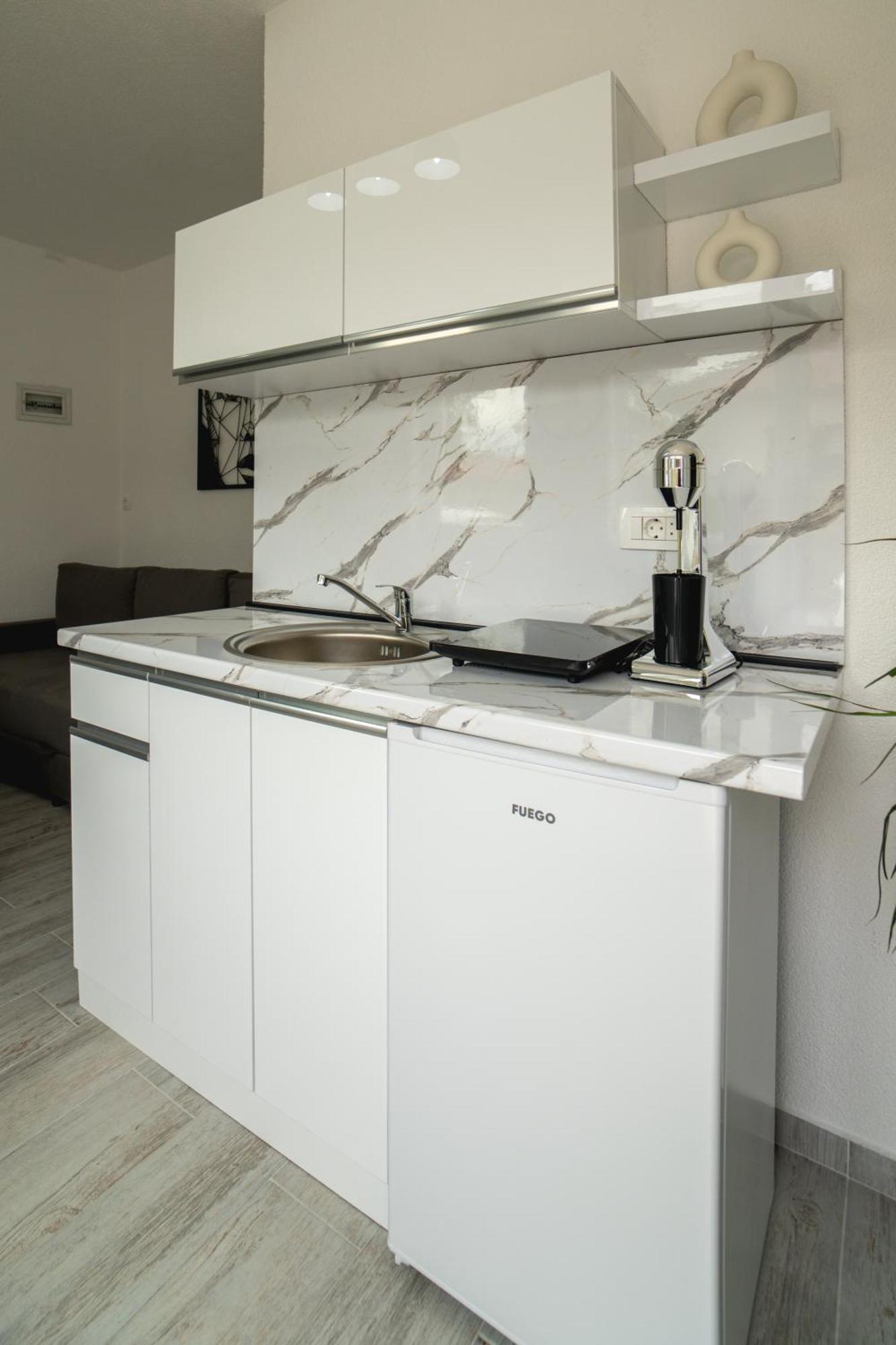Fox Apartment *